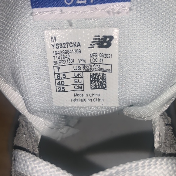 New Balance Suede/nylon construction is lightweight - Picture 8 of 8